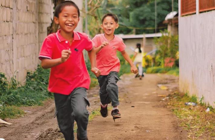 别把旧衣服当垃圾扔了!这里有免费上门回收,还有现金红包领